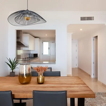 Appartamento 2-br Middle Floor With Sea Views *